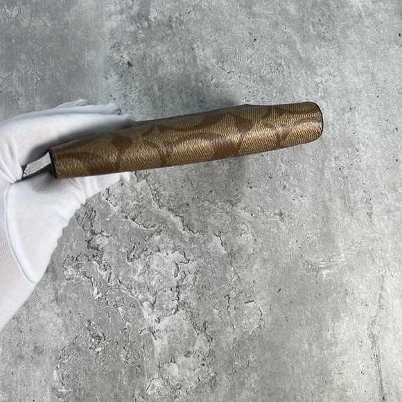 Passport Case In Signature Canvas Gunmetal/Tan - Picture 10 of 12